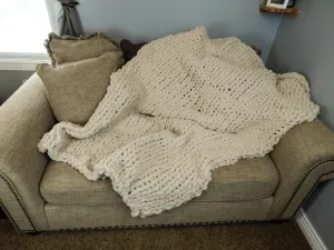 Chunky Knit Blanket in Taupe