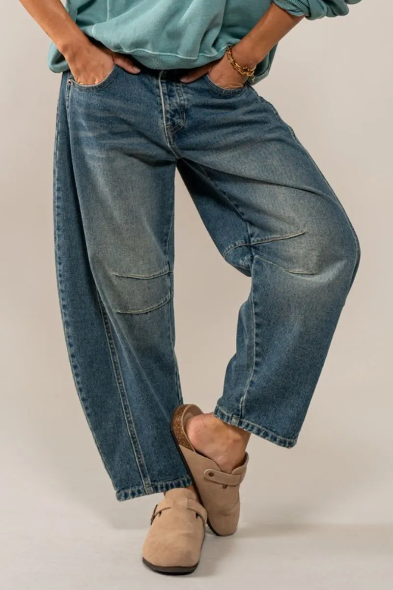 Distressed Essence Barrel Jeans