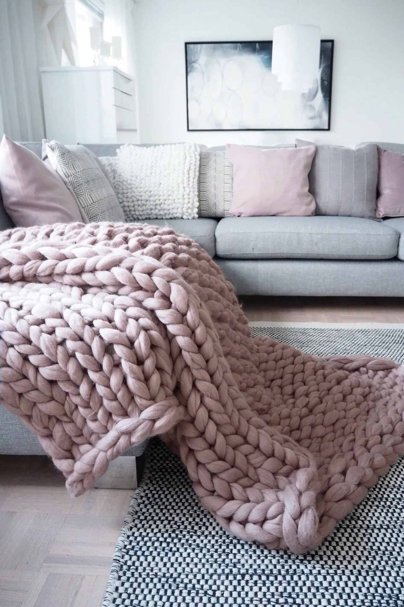 Large throw blanket 50”x70” (130x170 cm)