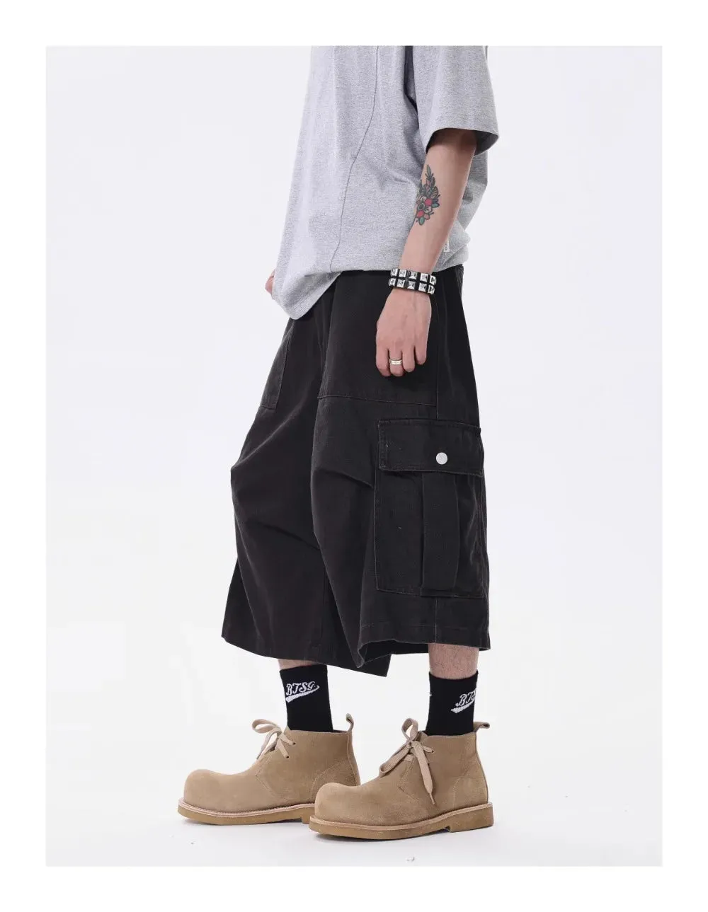 Wide-leg Calf-length Cargo Shorts